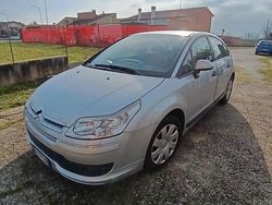Usata 2004 Citroën C4 Tre volumi | 650 €