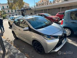 Grigio Usata 2015 Toyota Aygo Due volumi | 8900 € (Buon prezzo)