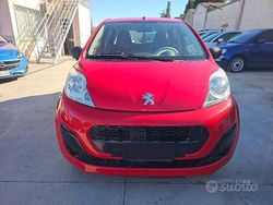 Usata 2013 Peugeot 107 Due volumi | 5350 € (Buon prezzo)