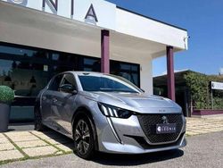 Grigio artense Usata 2022 Peugeot 208 GT Due volumi | 15.490 € (Buon prezzo)