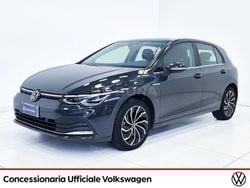 Grigio urano Usata 2022 VW Golf Style Tre volumi | 25.800 € (Molto cara)