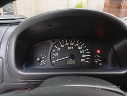 Verde Usata 2003 Opel Agila Due volumi | 2300 €