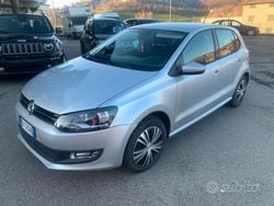 Argento Usata 2009 VW Polo Tre volumi | 4850 € (Buon prezzo)