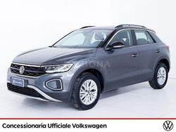 Indium grey / tetto nero Usata 2024 VW T-Roc Life SUV | 28.800 € (Buon prezzo)