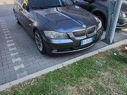 Grigio Usata 2005 BMW 320 Tre volumi | 2700 € (Ottimo prezzo)