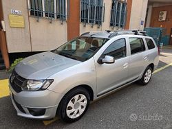 Grigio chiaro Usata 2015 Dacia Logan MCV Lauréate Station wagon | 3800 € (Buon prezzo)