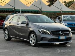 Grigio Usata 2017 Mercedes A180 Executive Tre volumi | 14.800 € (Buon prezzo)