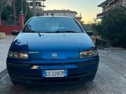 Blu Usata 2001 Fiat Punto Tre volumi | 1500 € (Buon prezzo)