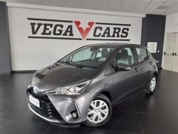 Grigio Usata 2017 Toyota Yaris Hybrid Business Edition Tre volumi | 15.500 € (Molto cara)