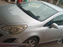 Grigio Usata 2011 Opel Corsa Due volumi | 2900 € (Ottimo prezzo)