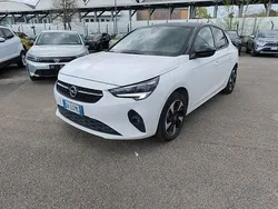 Bianco Usata 2023 Opel Corsa-e Design & Tech Due volumi | 17.900 € (Buon prezzo)