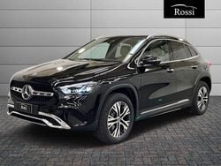 Nero notte Nuova 2025 Mercedes GLA200 SUV | 47.100 € (Buon prezzo)