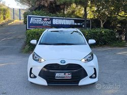 Bianco Usata 2021 Toyota Yaris Hybrid Active Tre volumi | 17.500 € (Buon prezzo)