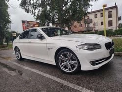 Bianco Usata 2013 BMW 530 Comfort Edition Tre volumi | 16.000 € (Buon prezzo)