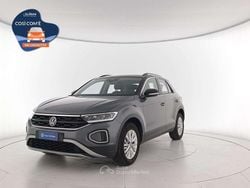 Indium grey metallizzato nero Usata 2023 VW T-Roc Life SUV | 20.500 € (Buon prezzo)