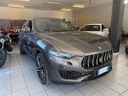 Grigio Usata 2018 Maserati Levante SUV | 41.500 € (Buon prezzo)