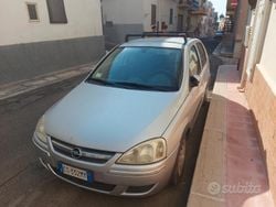 Argento Usata 2005 Opel Corsa Enjoy Tre volumi | 2000 € (Buon prezzo)
