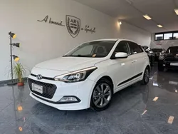 Bianco pastello Usata 2018 Hyundai i20 Due volumi | 9350 € (Ottimo prezzo)