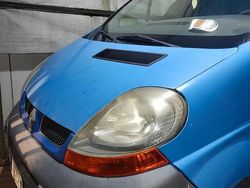 Blu Usata 2003 Renault Trafic Monovolume | 4000 €