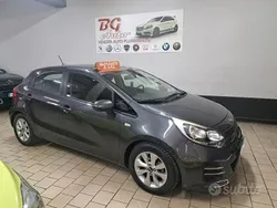Usata 2017 Kia Rio 2 Tre volumi | 6999 € (Buon prezzo)