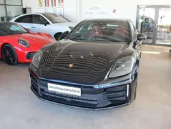 Nero Nuova 2025 Porsche Panamera Sport Tre volumi | 130.000 € (Molto cara)