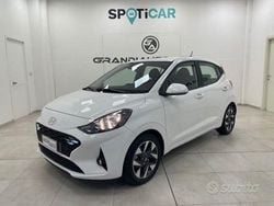 Bianco(met.) Usata 2024 Hyundai i10 Due volumi | 17.950 € (Molto cara)
