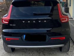 Nero Usata 2022 Volvo XC40 Momentum SUV | 25.500 €