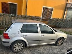 Grigio Usata 2000 VW Golf IV Tre volumi | 3000 € (Cara)