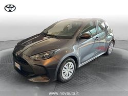 Grigio Usata 2021 Toyota Yaris Active Tre volumi | 13.250 € (Cara)