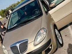 Usata 2005 Lancia Musa Monovolume | 2700 € (Buon prezzo)