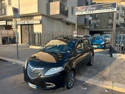 Nero Usata 2015 Lancia Ypsilon S Due volumi | 6990 € (Buon prezzo)