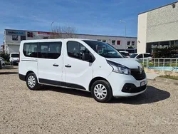 Bianco / pastello Usata 2017 Renault Trafic Zen Furgone | 16.300 € (Buon prezzo)