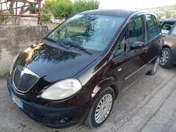 Usata 2005 Lancia Musa Monovolume | 2000 € (Buon prezzo)