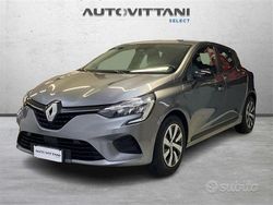 Grigio Usata 2023 Renault Clio V Equilibre Tre volumi | 15.650 € (Buon prezzo)