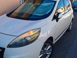 Bianco Usata 2012 Renault Scénic Monovolume | 3200 € (Molto cara)