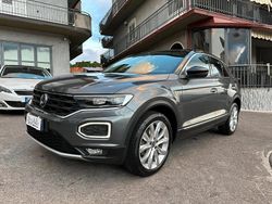 Grigio Usata 2020 VW T-Roc Business SUV | 20.500 € (Buon prezzo)