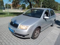 Grigio Usata 2003 Skoda Fabia Comfort Due volumi | 900 € (Buon prezzo)