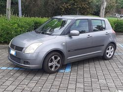 Grigio Usata 2006 Suzuki Swift Due volumi | 2000 € (Buon prezzo)