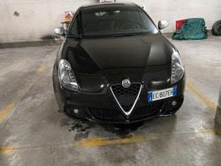 Nero Usata 2010 Alfa Romeo Giulietta Due volumi | 3500 € (Ottimo prezzo)