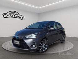 Grigio Usata 2017 Toyota Yaris Hybrid Trend Tre volumi | 12.800 € (Buon prezzo)