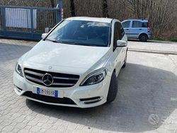 Bianco Usata 2012 Mercedes 200 Premium Due volumi | 9900 €
