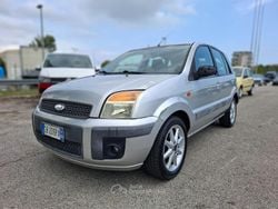 Gray Usata 2006 Ford Fusion Monovolume | 1500 € (Ottimo prezzo)