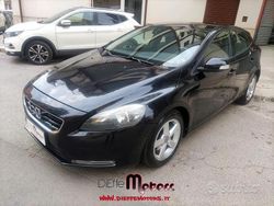 Nero Usata 2015 Volvo V40 Kinetic Station wagon | 8900 € (Buon prezzo)