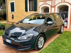 Grigio Usata 2016 VW Golf Comfortline Tre volumi | 10.000 € (Buon prezzo)