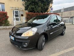 Nero Usata 2009 Renault Clio II Tre volumi | 2900 € (Buon prezzo)