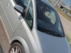 Grigio Usata 2007 Opel Meriva Monovolume | 800 €