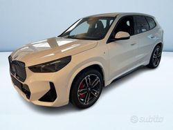 Bianco pastello Nuova 2025 BMW iX1 M Sport SUV | 54.720 € (Cara)
