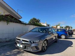 Grigio Usata 2019 Mercedes A180 Tre volumi | 17.990 € (Super prezzo)