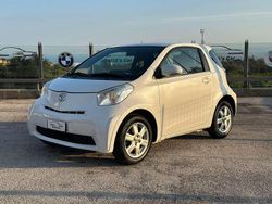 Bianco Usata 2010 Toyota iQ Due volumi | 9490 € (Molto cara)
