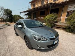 Grigio Usata 2010 Opel Astra Tre volumi | 5500 € (Cara)